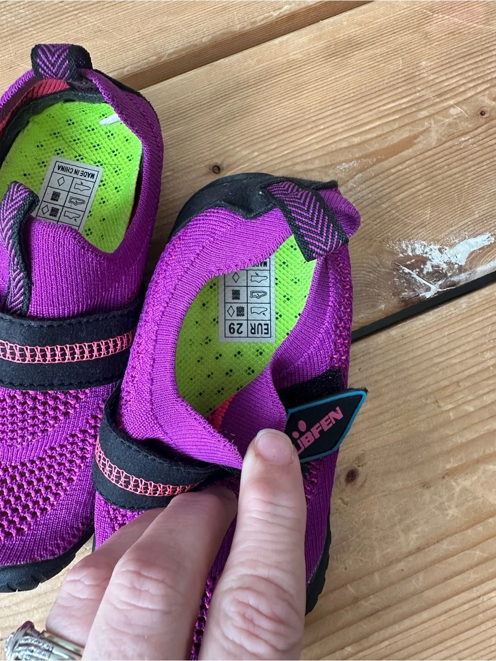 Girls water shoes size 29/11